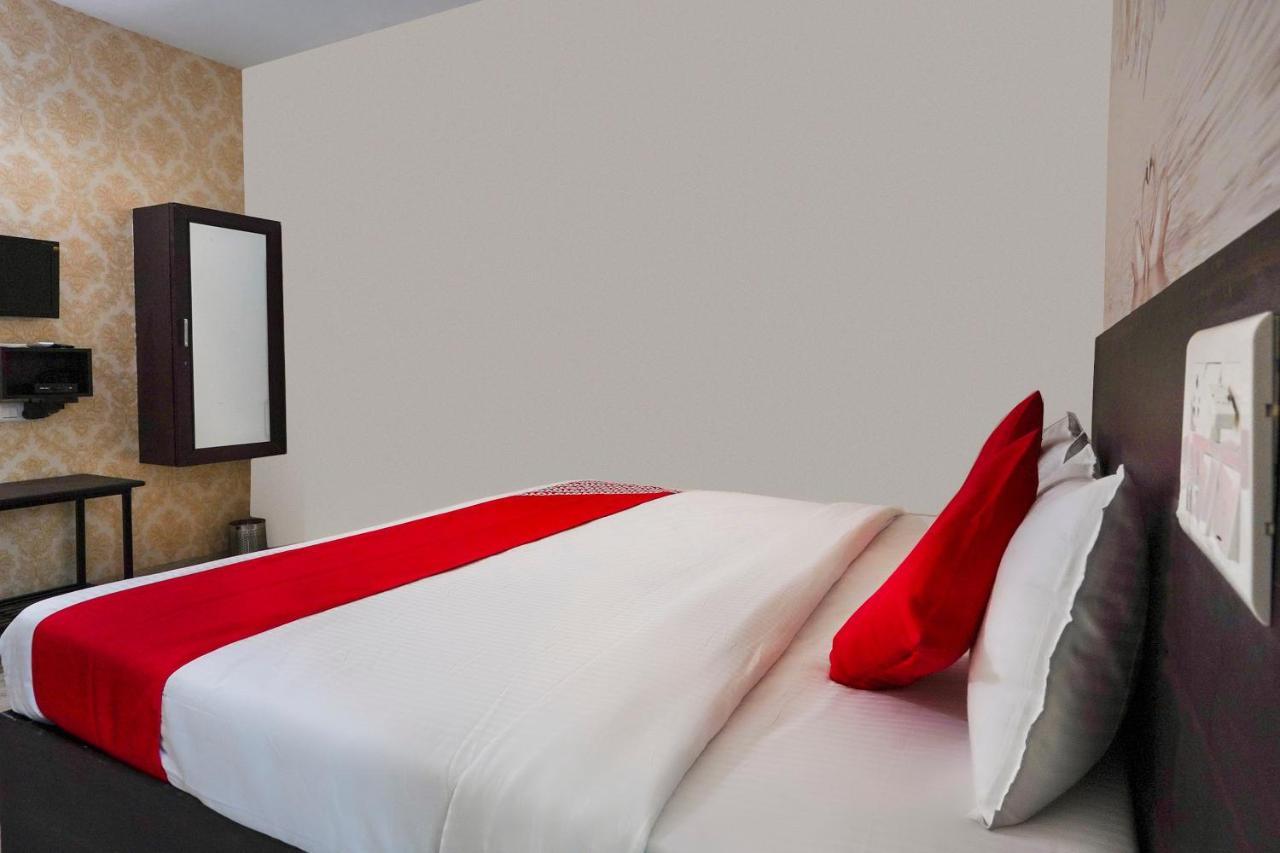 Oyo Flagship 68474 Hotel Viraj 浦那 外观 照片