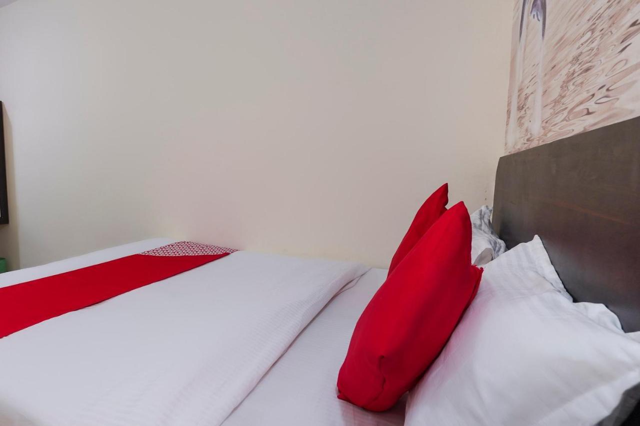 Oyo Flagship 68474 Hotel Viraj 浦那 外观 照片