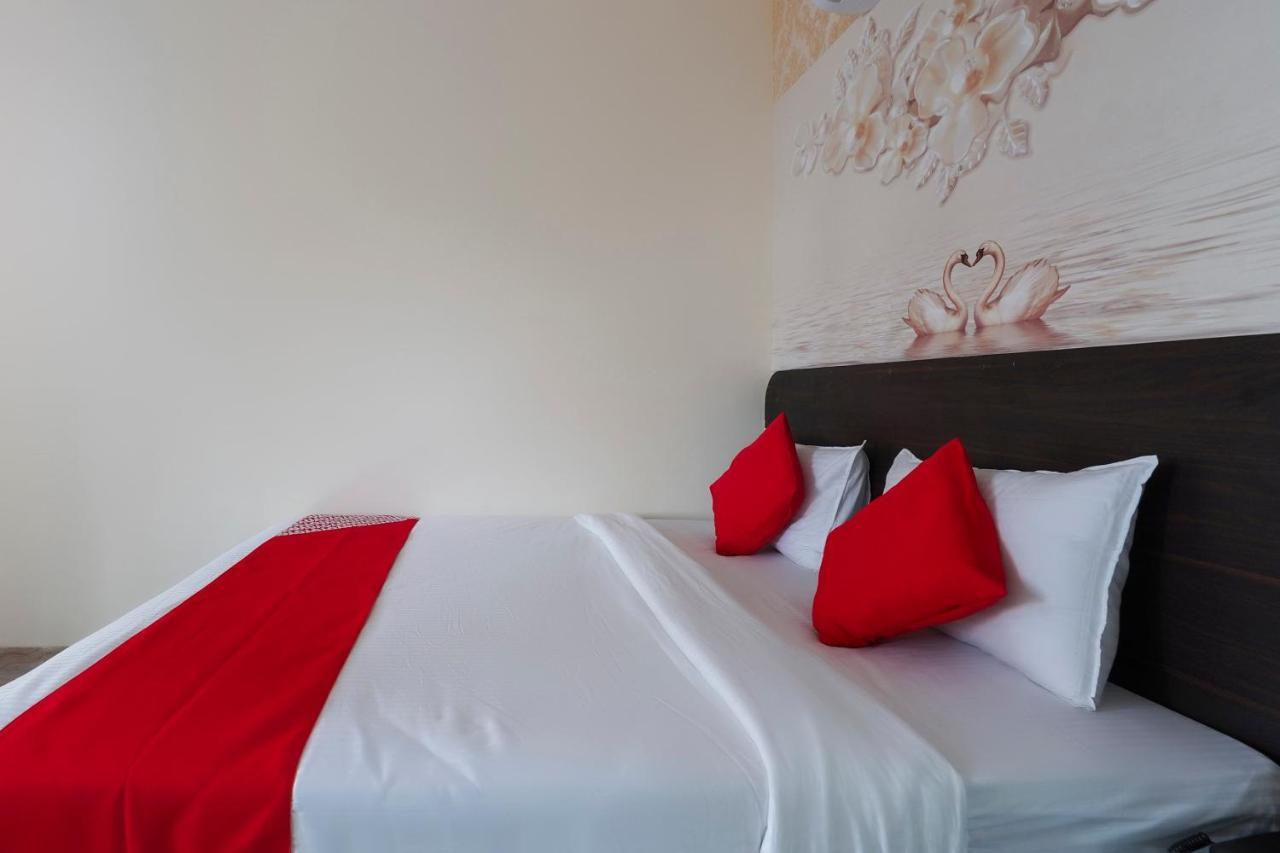 Oyo Flagship 68474 Hotel Viraj 浦那 外观 照片