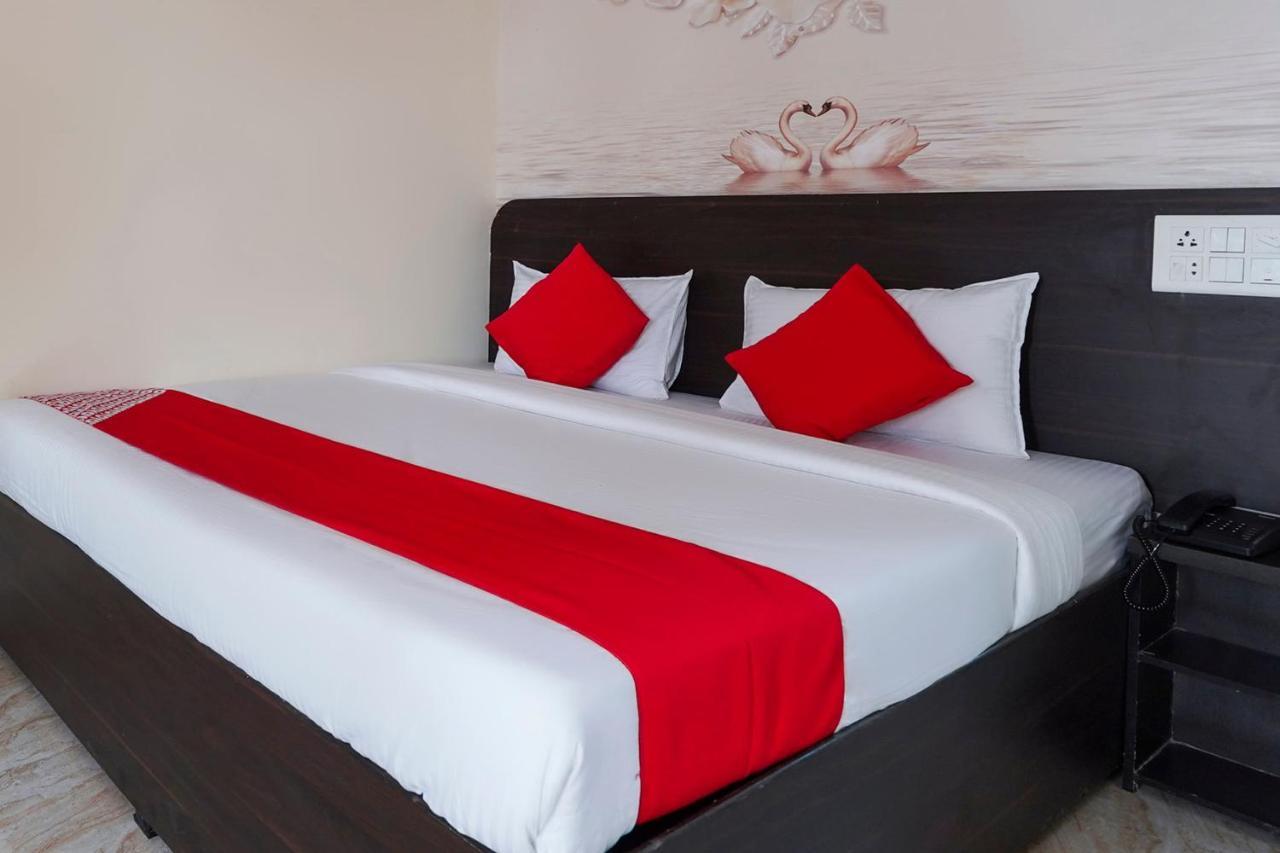 Oyo Flagship 68474 Hotel Viraj 浦那 外观 照片