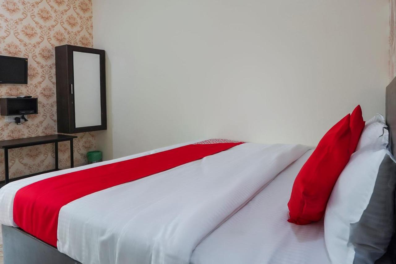 Oyo Flagship 68474 Hotel Viraj 浦那 外观 照片